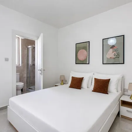 アパート Spacious & Modern 3 Bedroom, Steps From Stunning Sea Views! *